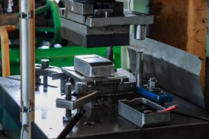 Contuo integrated hydraulic mold pressing system for direct sheet metal forming with ±0.1mm precision